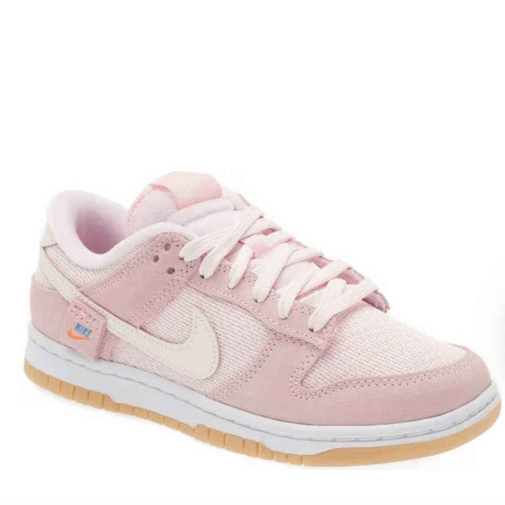 BNIB NIKE dunk low “teddy bear” 🧸